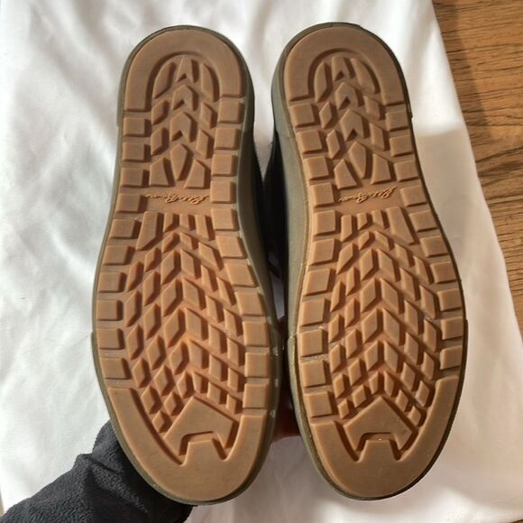 Eddie Bauer storm sneakers.   Lightly worn. - Picture 6 of 8